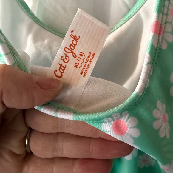 Floral Ruffle One-Piece Swimsuit - Picture 3 of 3